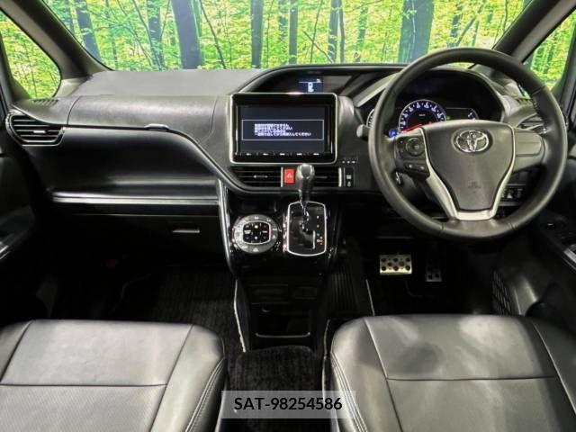 Toyota VOXY 2016-10 383014-1