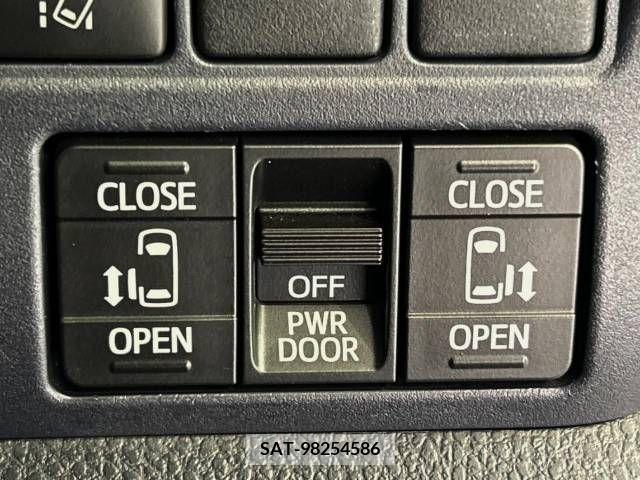 Toyota VOXY 2016-10 383014-3