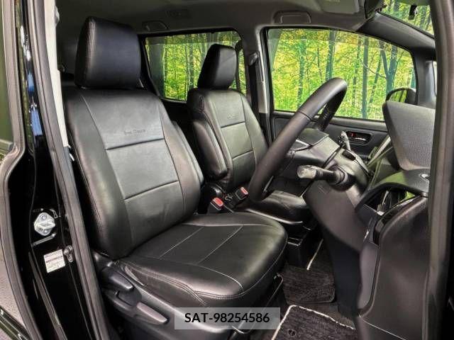 Toyota VOXY 2016-10 383014-8