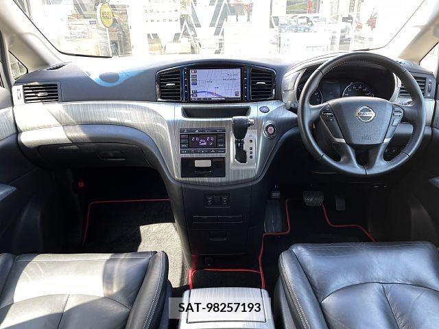Nissan ELGRAND 2014-02 215038-1