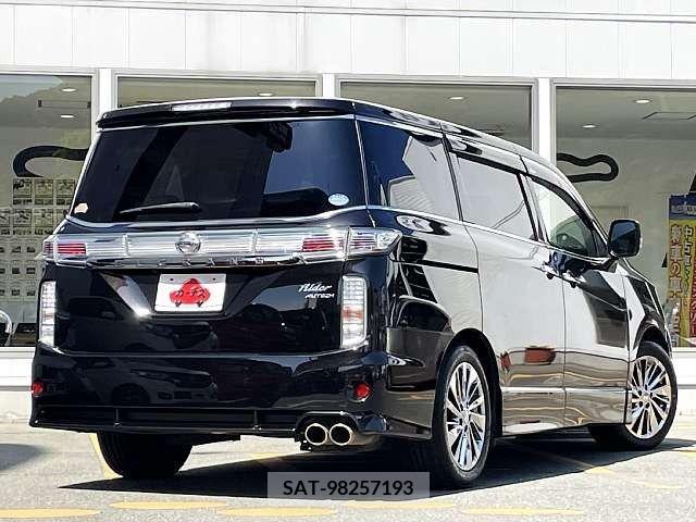 Nissan ELGRAND 2014-02 215038-2