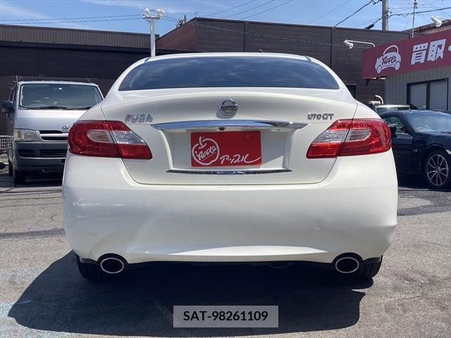 Nissan FUGA 2011-11 270655-5