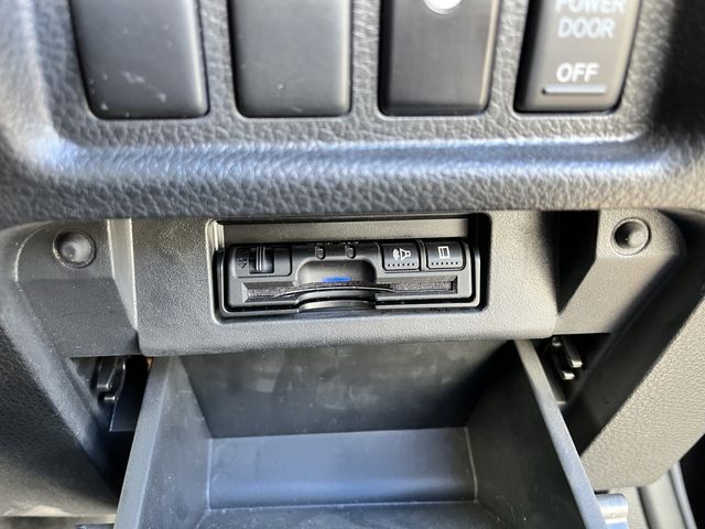 Nissan ELGRAND 2018-11 26485-11