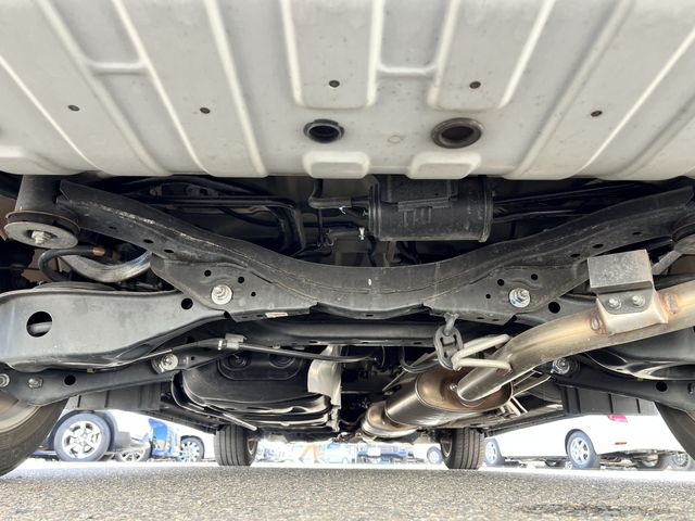 Nissan ELGRAND 2018-11 26485-23