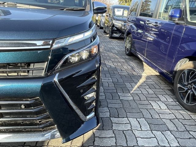 Toyota VOXY HYBRID 2021-11 187413-26