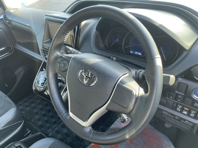 Toyota VOXY HYBRID 2021-11 187413-9