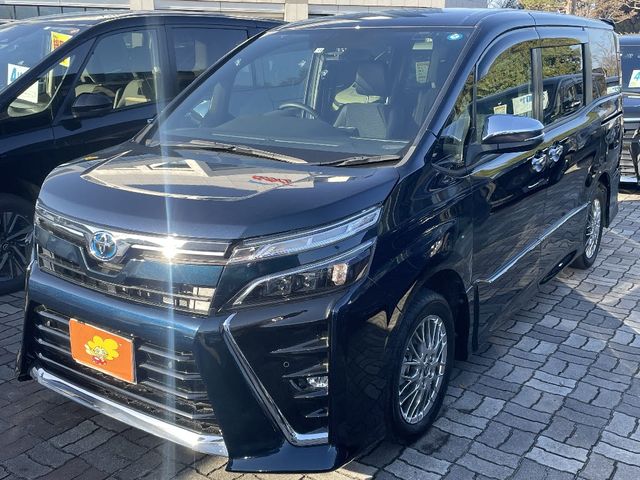 Toyota VOXY HYBRID 2021-11 187413-1
