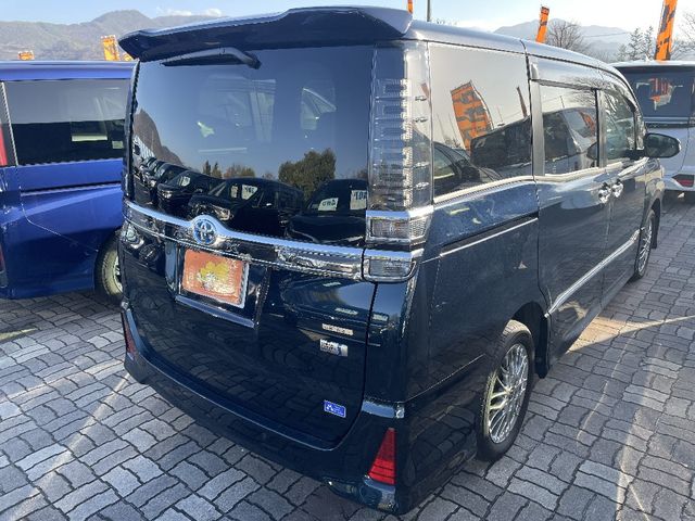 Toyota VOXY HYBRID 2021-11 187413-2