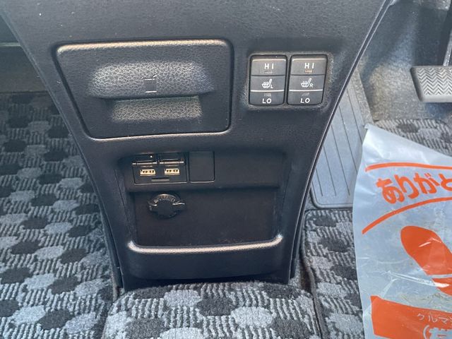 Toyota VOXY HYBRID 2021-11 187413-17