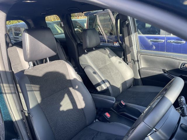 Toyota VOXY HYBRID 2021-11 187413-5
