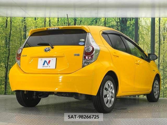 Toyota AQUA 2012-02 292088-16
