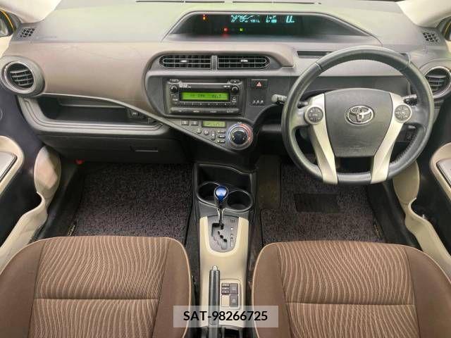 Toyota AQUA 2012-02 292088-1