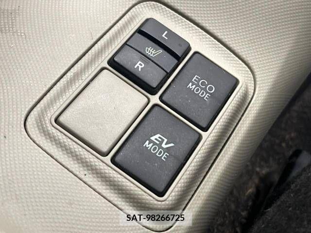 Toyota AQUA 2012-02 292088-3