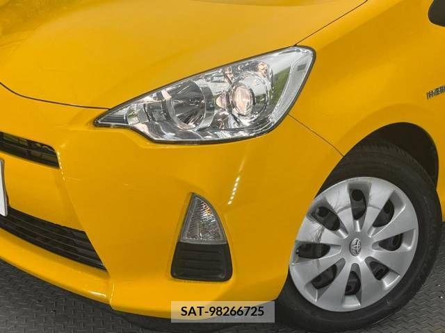 Toyota AQUA 2012-02 292088-11