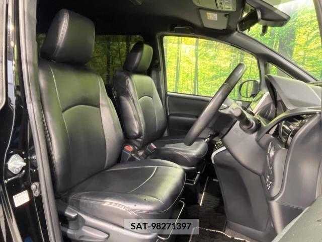 Toyota VOXY 2019-02 346662-8