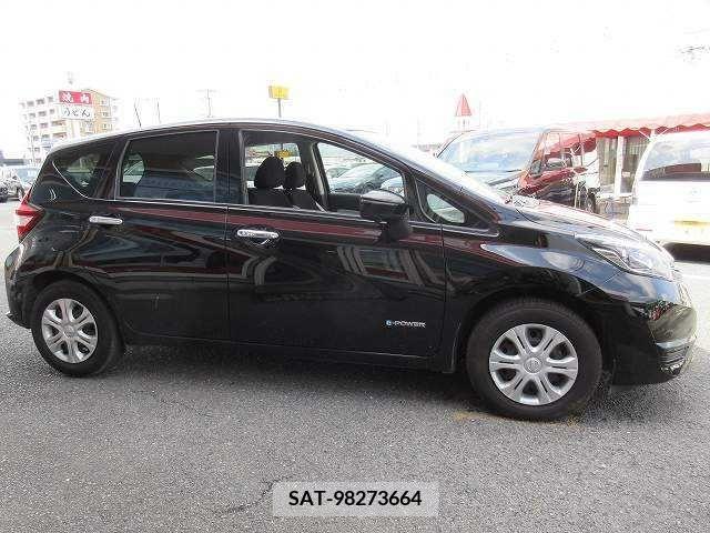 Nissan NOTE 2018-04 237263-17