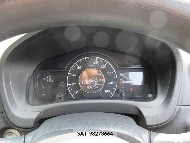 Nissan NOTE 2018-04 237263-4