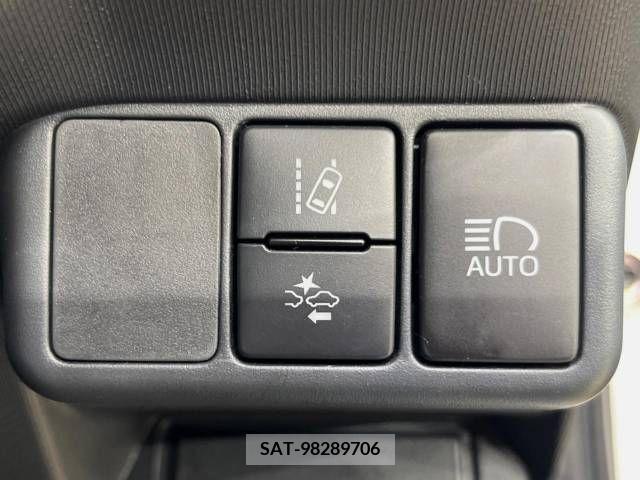 Toyota AQUA 2017-07 350474-7