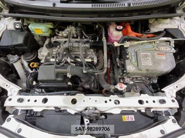 Toyota AQUA 2017-07 350474-18