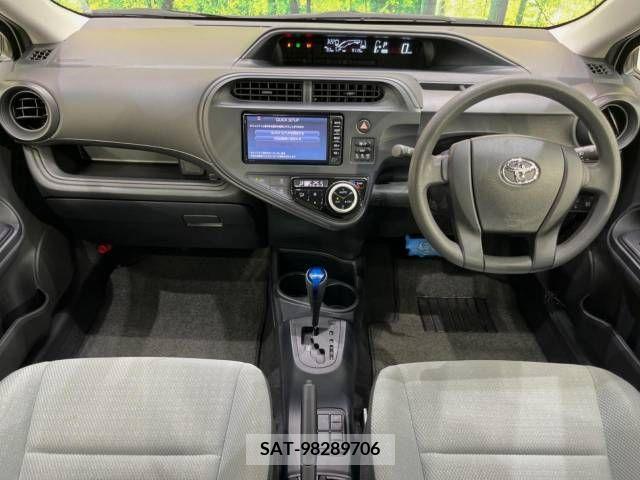 Toyota AQUA 2017-07 350474-1