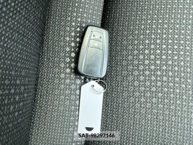 Toyota PRIUS 2021-05 298222-9