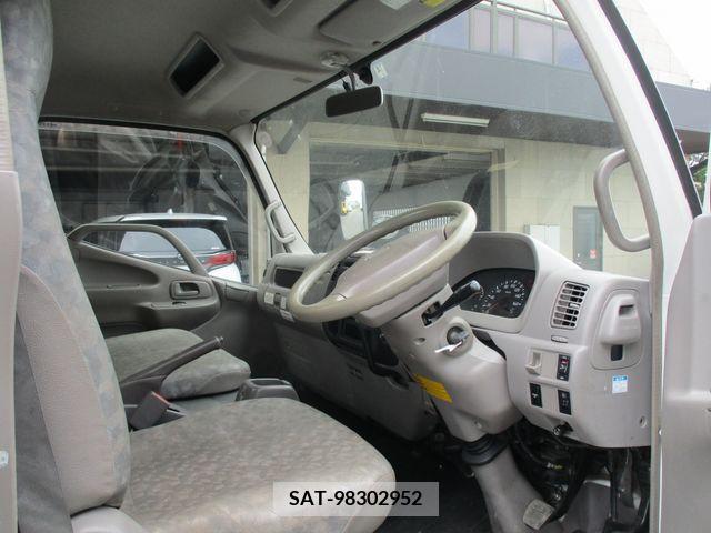 Hino DUTRO 2011-03 338669-13