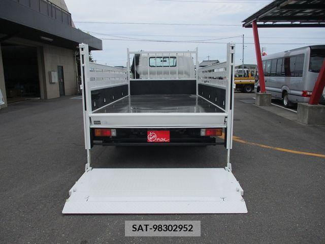Hino DUTRO 2011-03 338669-8