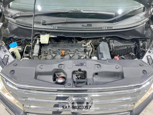 Honda e 2010-04 246681-18