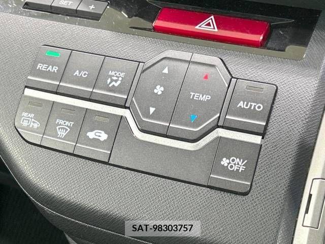 Honda e 2010-04 246681-5
