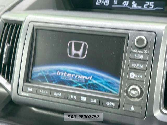 Honda e 2010-04 246681-2