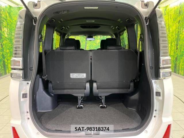 Toyota VOXY 2017-07 321510-11
