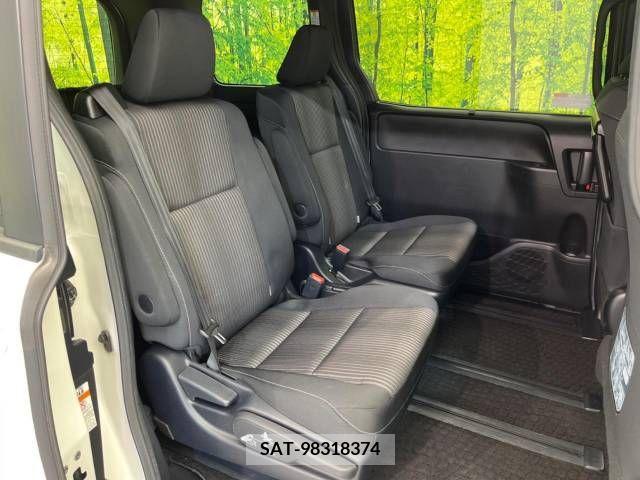 Toyota VOXY 2017-07 321510-9
