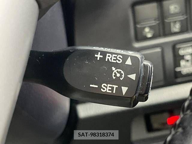 Toyota VOXY 2017-07 321510-7