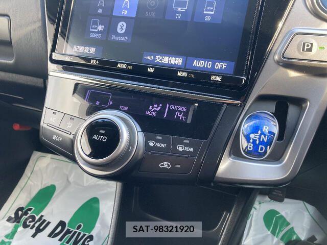 Toyota PRIUS ALPHA 2019-03 374325-5