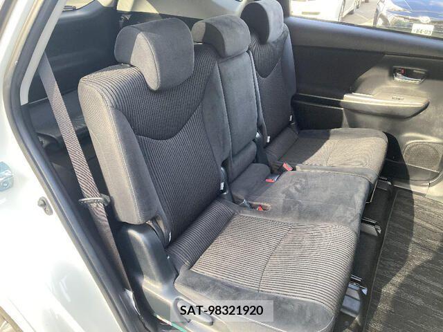 Toyota PRIUS ALPHA 2019-03 374325-19