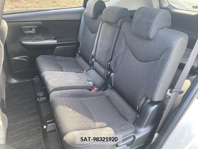 Toyota PRIUS ALPHA 2019-03 374325-18