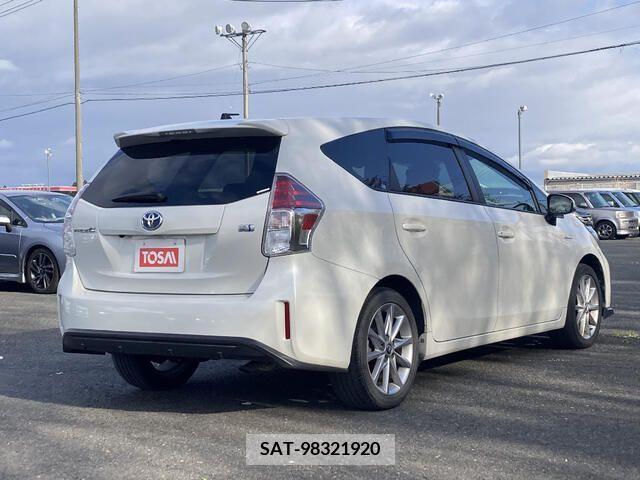 Toyota PRIUS ALPHA 2019-03 374325-1
