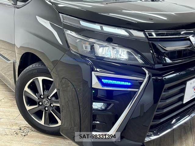 Toyota VOXY 2018-05 321565-19