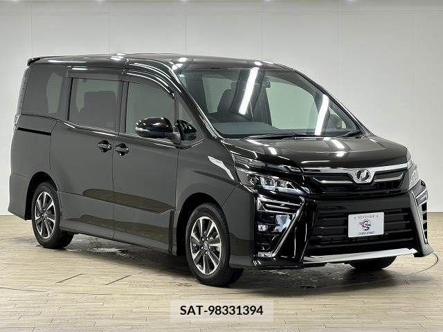 Toyota VOXY 2018-05 321565-13