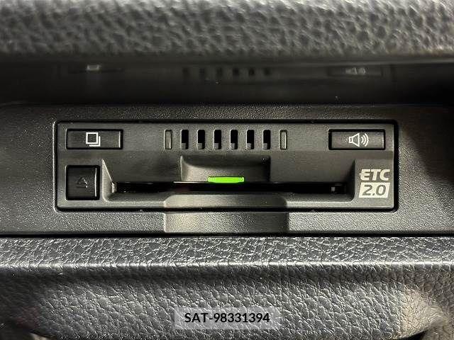 Toyota VOXY 2018-05 321565-10