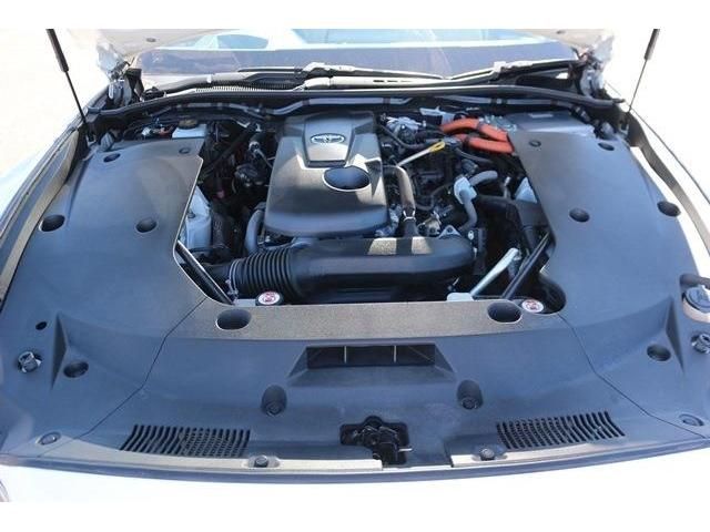 Toyota CROWN SEDAN 2018-07 24691-18