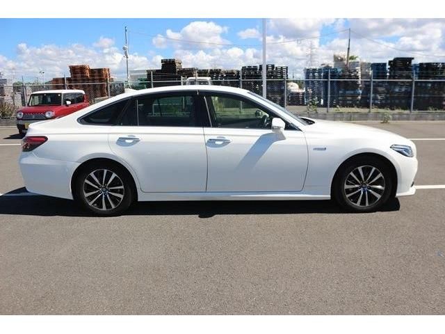 Toyota CROWN SEDAN 2018-07 24691-2