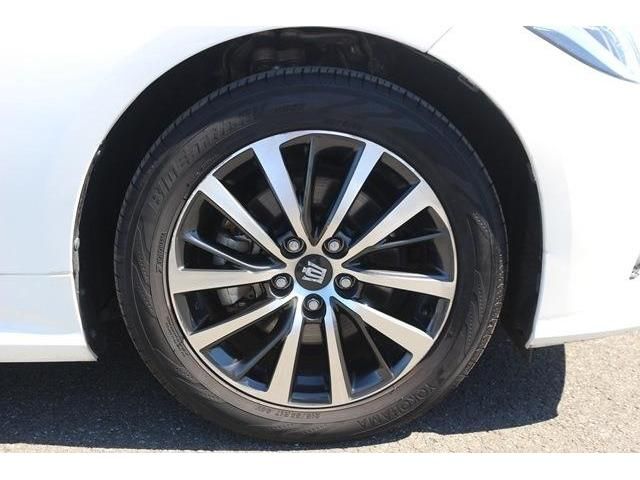 Toyota CROWN SEDAN 2018-07 24691-8