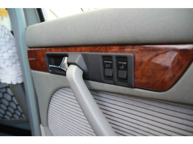 Mercedes Benz S-CLASS 1985-07 1502-11