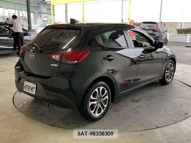 Mazda DEMIO 2016-11 328174-19