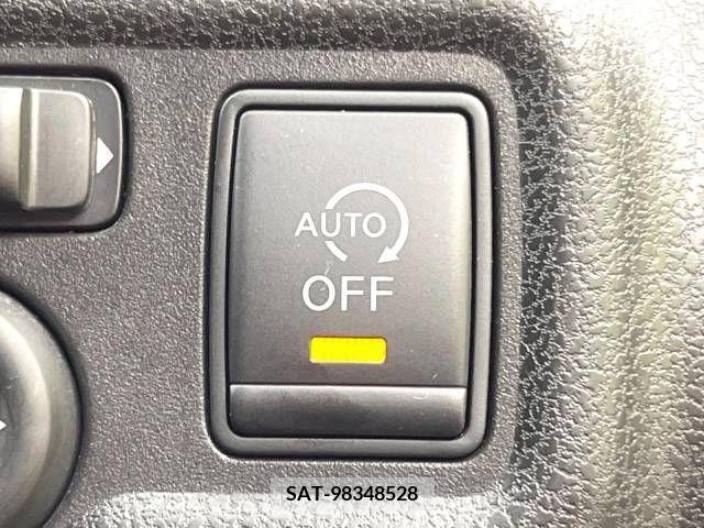 Nissan NOTE 2013-12 252703-3
