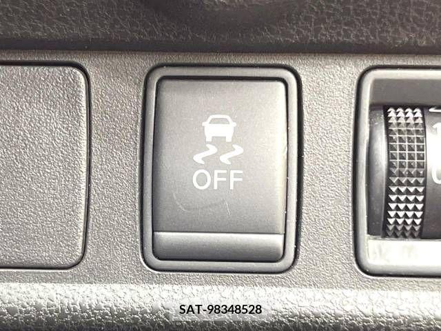 Nissan NOTE 2013-12 252703-4