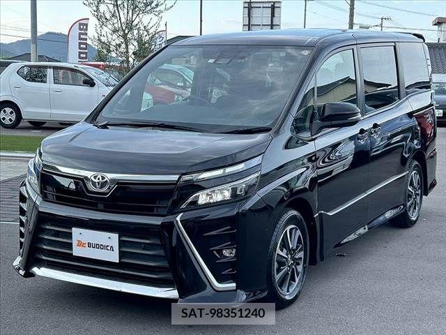 Toyota VOXY 2021-05 335408-15