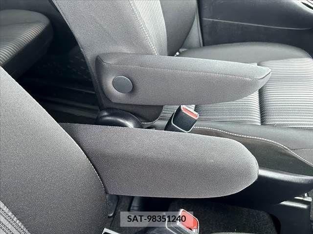 Toyota VOXY 2021-05 335408-28