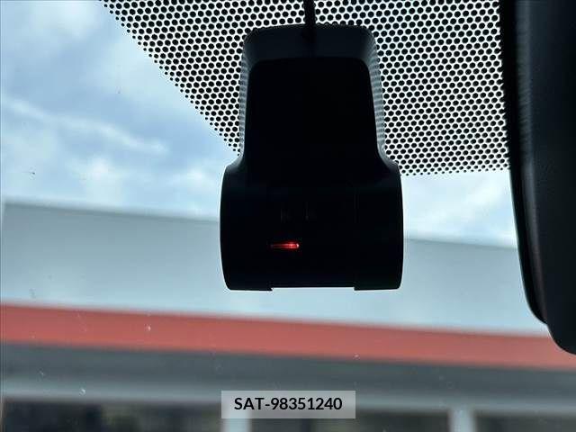 Toyota VOXY 2021-05 335408-6